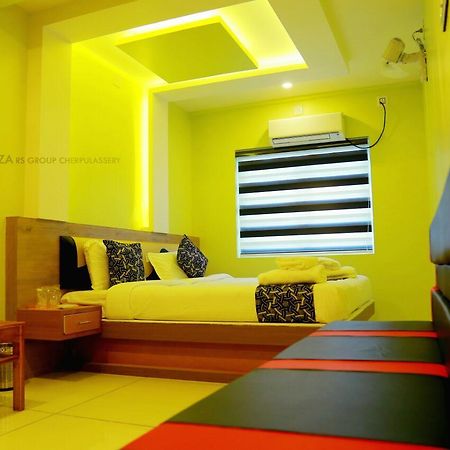 Royal Plaza Residency Hotel Cheruppulasseri Luaran gambar