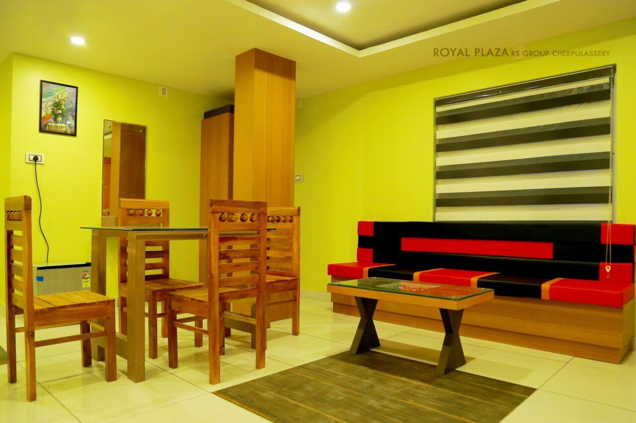 Royal Plaza Residency Hotel Cheruppulasseri Luaran gambar