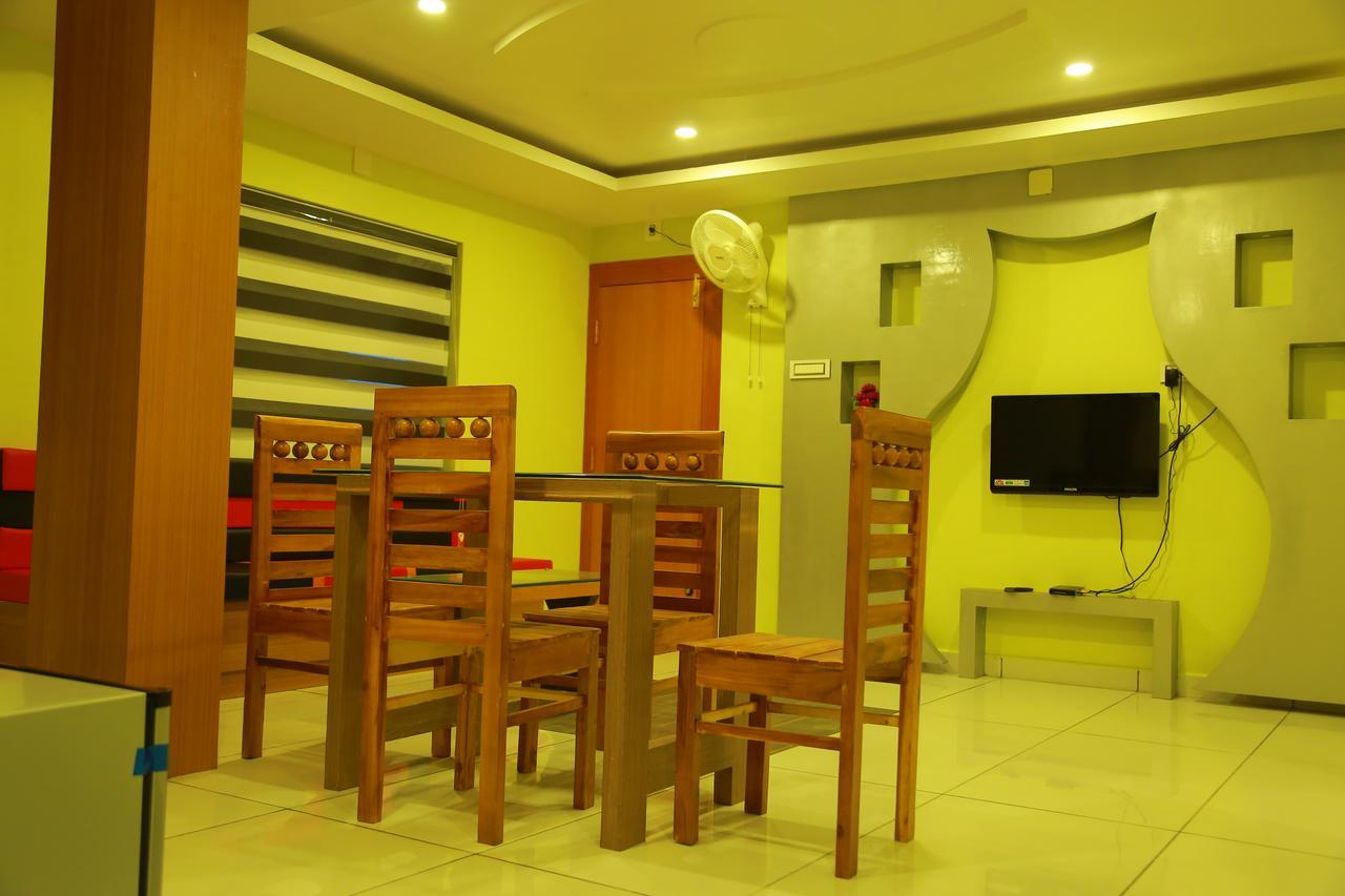 Royal Plaza Residency Hotel Cheruppulasseri Luaran gambar