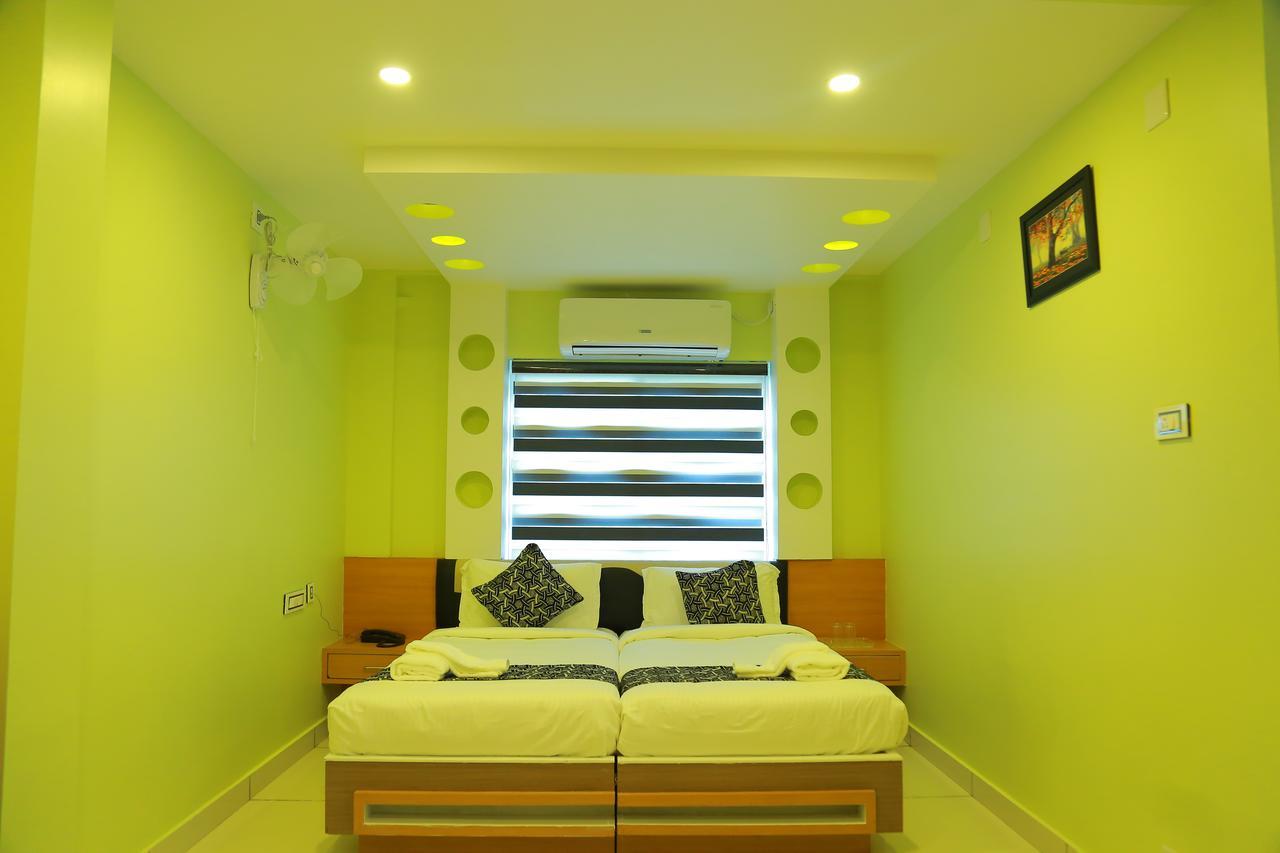 Royal Plaza Residency Hotel Cheruppulasseri Luaran gambar