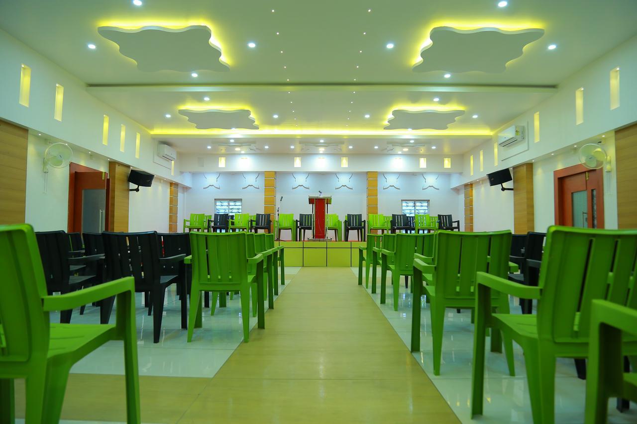 Royal Plaza Residency Hotel Cheruppulasseri Luaran gambar