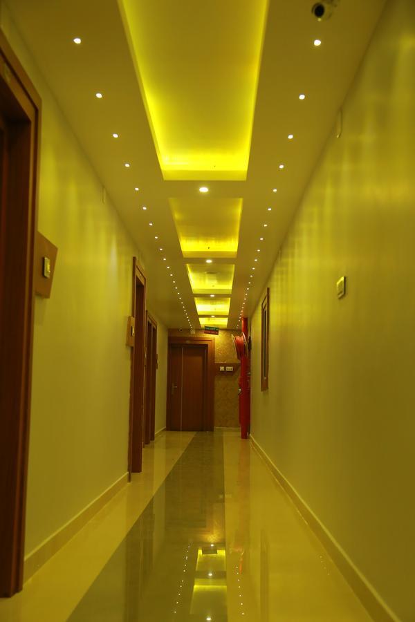 Royal Plaza Residency Hotel Cheruppulasseri Luaran gambar