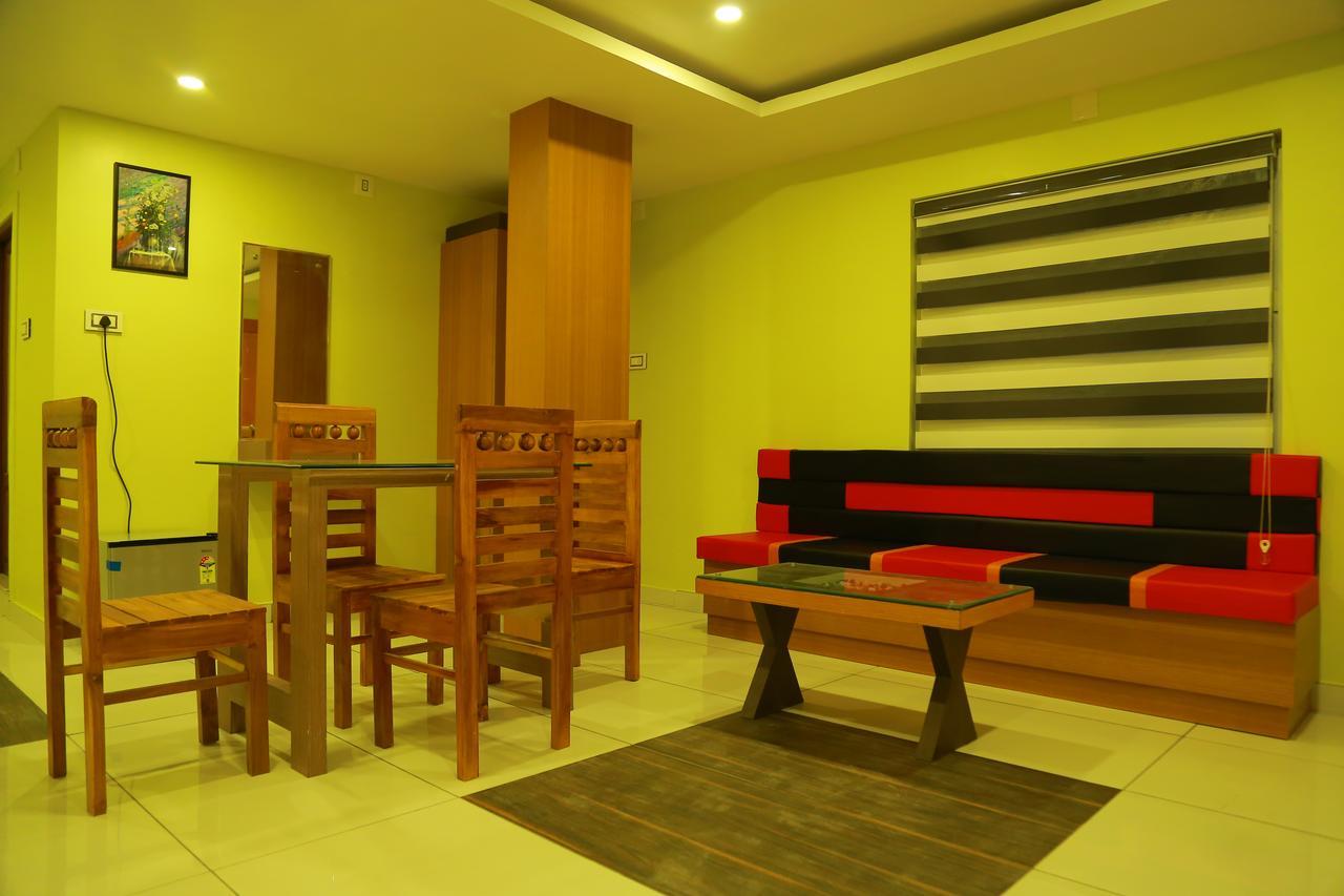 Royal Plaza Residency Hotel Cheruppulasseri Luaran gambar