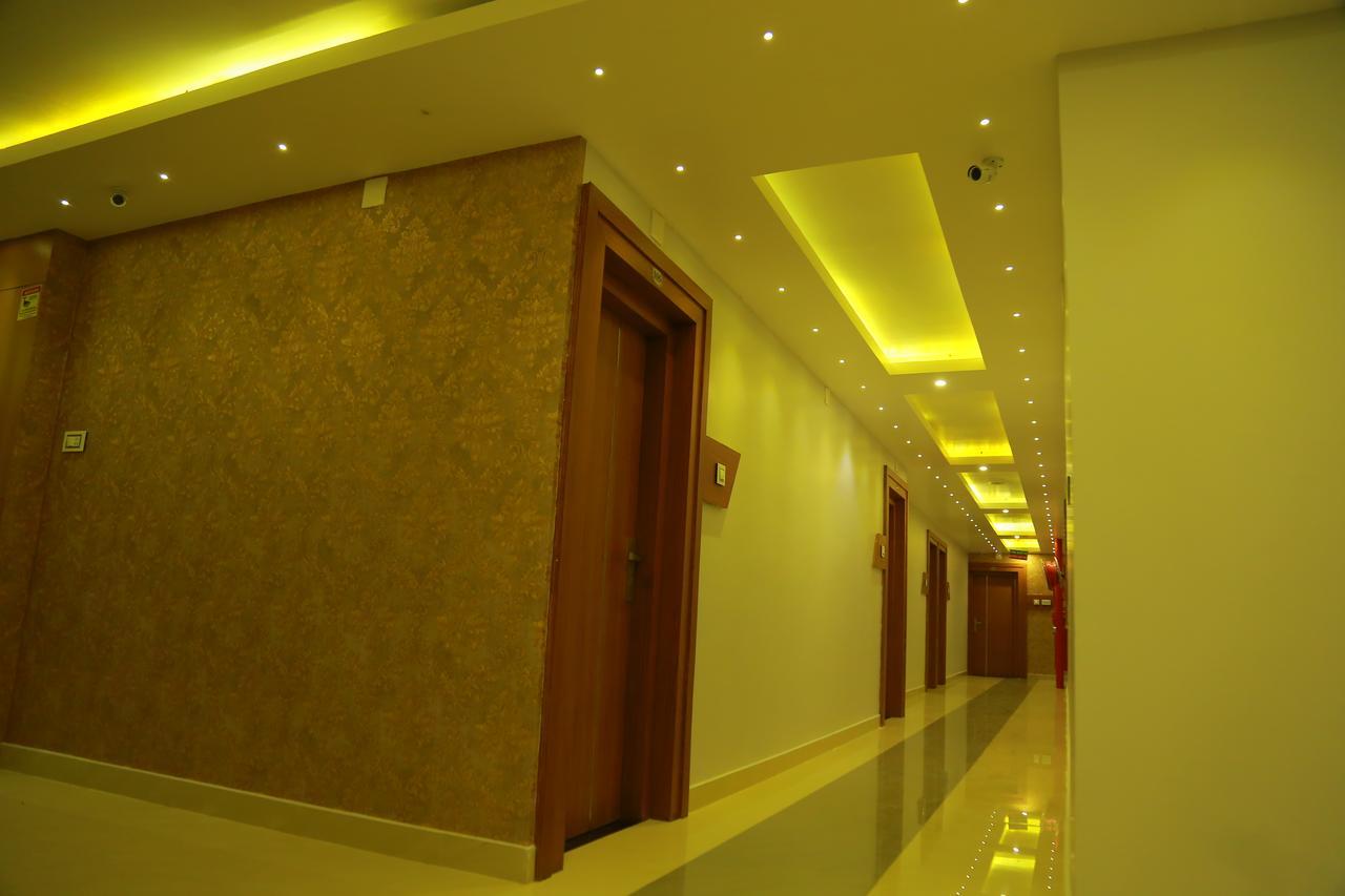 Royal Plaza Residency Hotel Cheruppulasseri Luaran gambar